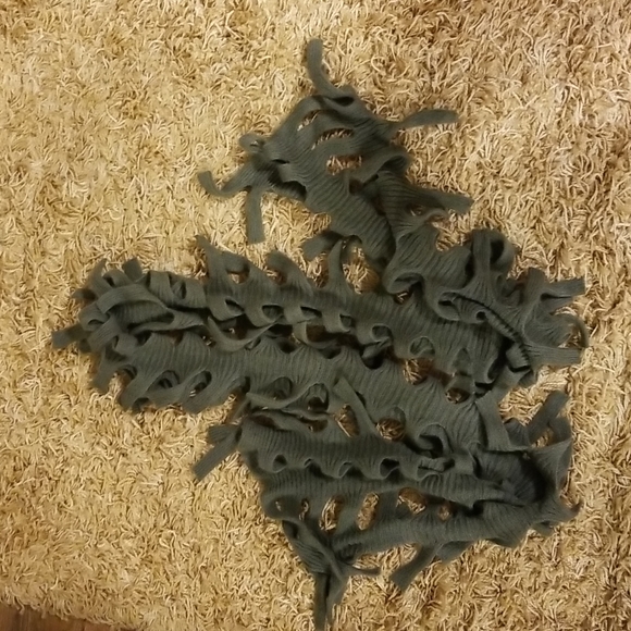 Grey Knit Scarf - Picture 7 of 11